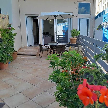 דירות Agia Marina The Getaway מראה חיצוני תמונה