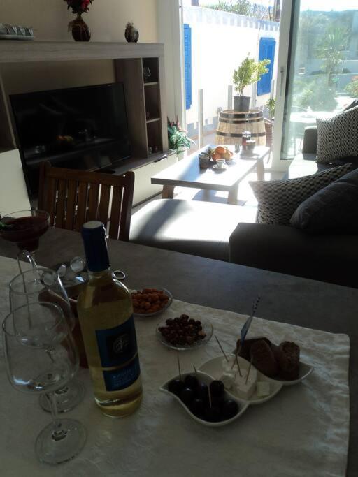 דירות Agia Marina The Getaway מראה חיצוני תמונה